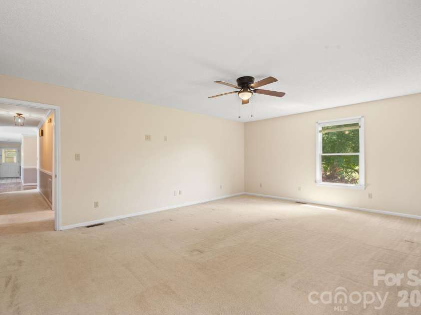 3381 Elaine Avenue, Lincolnton, NC 28092.  MLS# CAR4380939, YatesRealty ID 24372. 