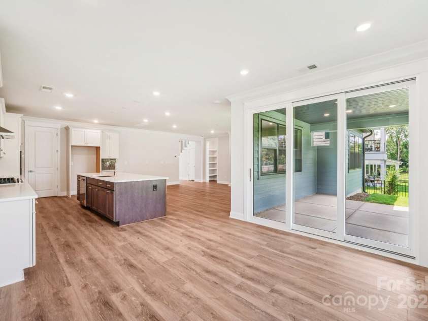 612 Hyder Trail, Tega Cay, SC 29708.  MLS# CAR4266465, YatesRealty ID 24372. Dining