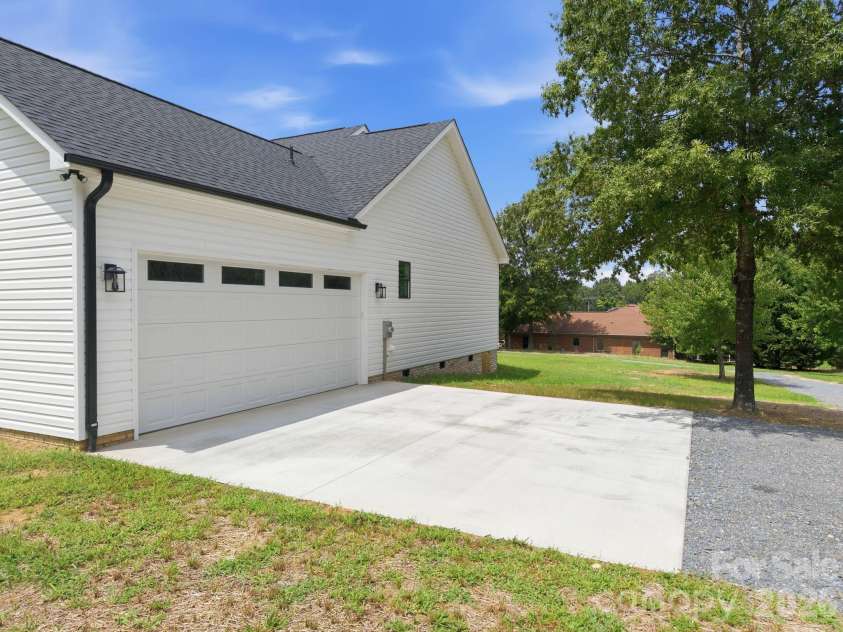 417 2nd Street, Faith, NC 28041.  MLS# CAR4412125, YatesRealty ID 24373. 