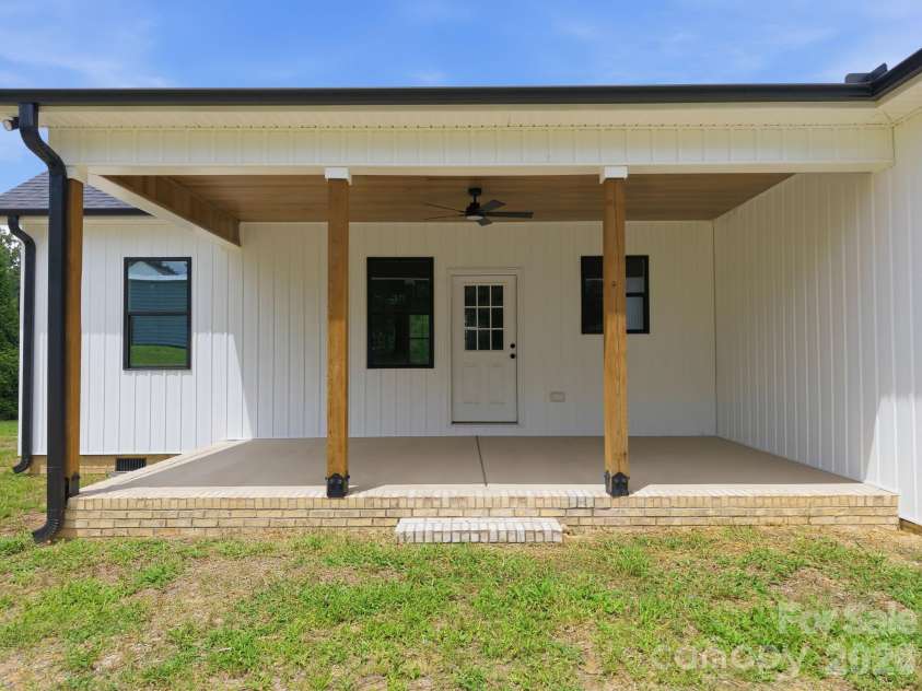 417 2nd Street, Faith, NC 28041.  MLS# CAR4412125, YatesRealty ID 24373. 
