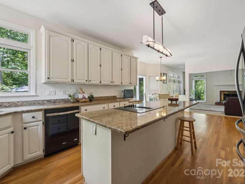 4716 Heatherton Place, Charlotte, NC 28270.  MLS# CAR4275105, YatesRealty ID 24373. 