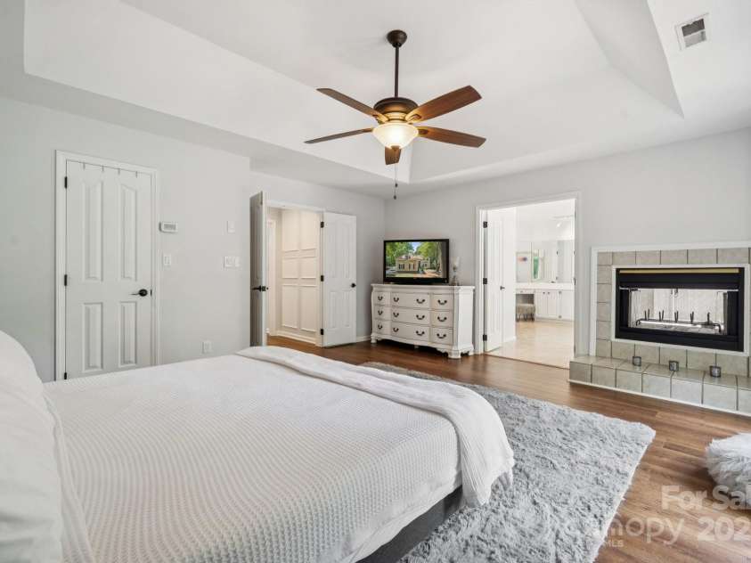 4716 Heatherton Place, Charlotte, NC 28270.  MLS# CAR4275105, YatesRealty ID 24373. 