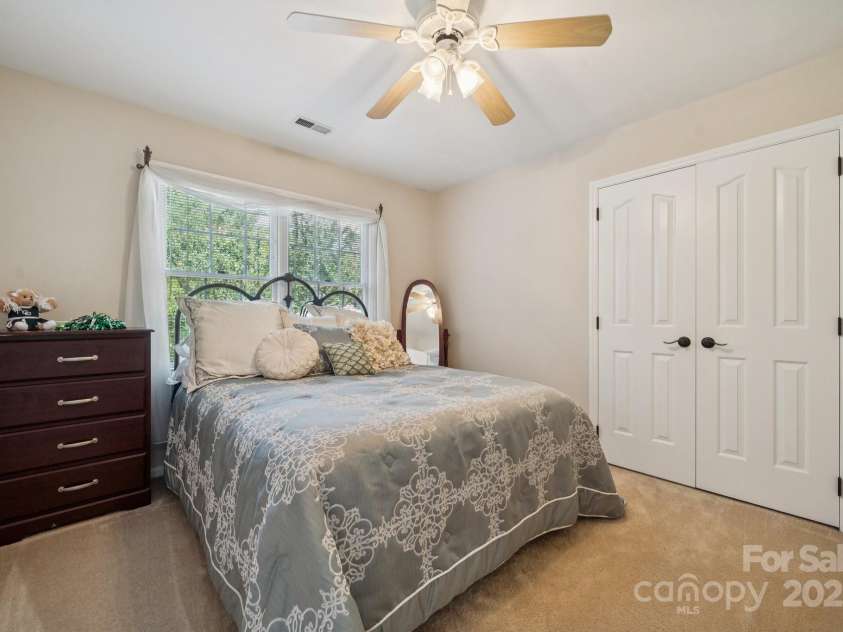 4716 Heatherton Place, Charlotte, NC 28270.  MLS# CAR4275105, YatesRealty ID 24373. 