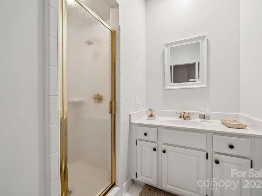 4716 Heatherton Place, Charlotte, NC 28270.  MLS# CAR4275105, YatesRealty ID 24373. 