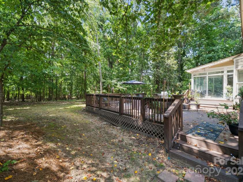 4716 Heatherton Place, Charlotte, NC 28270.  MLS# CAR4275105, YatesRealty ID 24373. 