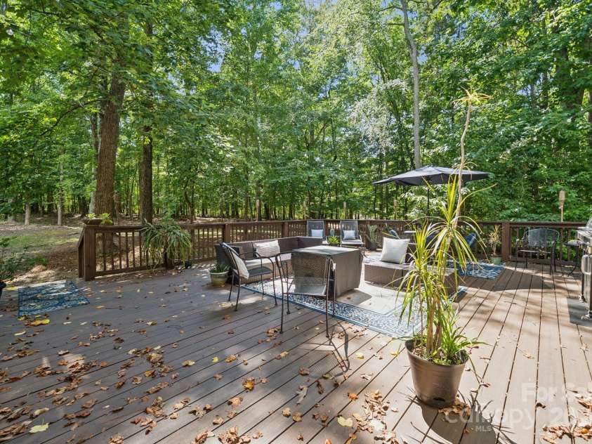4716 Heatherton Place, Charlotte, NC 28270.  MLS# CAR4275105, YatesRealty ID 24373. 