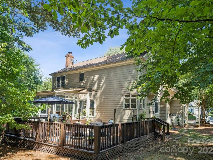 4716 Heatherton Place, Charlotte, NC 28270.  MLS# CAR4275105, YatesRealty ID 24373. 