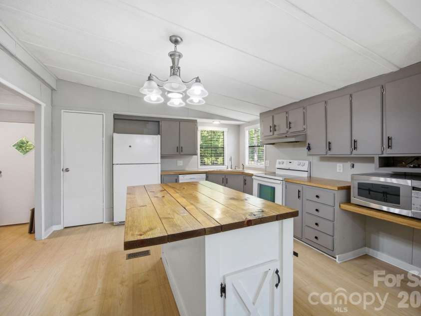 4377 Catawba Burris Road, Denver, NC 28037.  MLS# CAR4384921, YatesRealty ID 24374. 