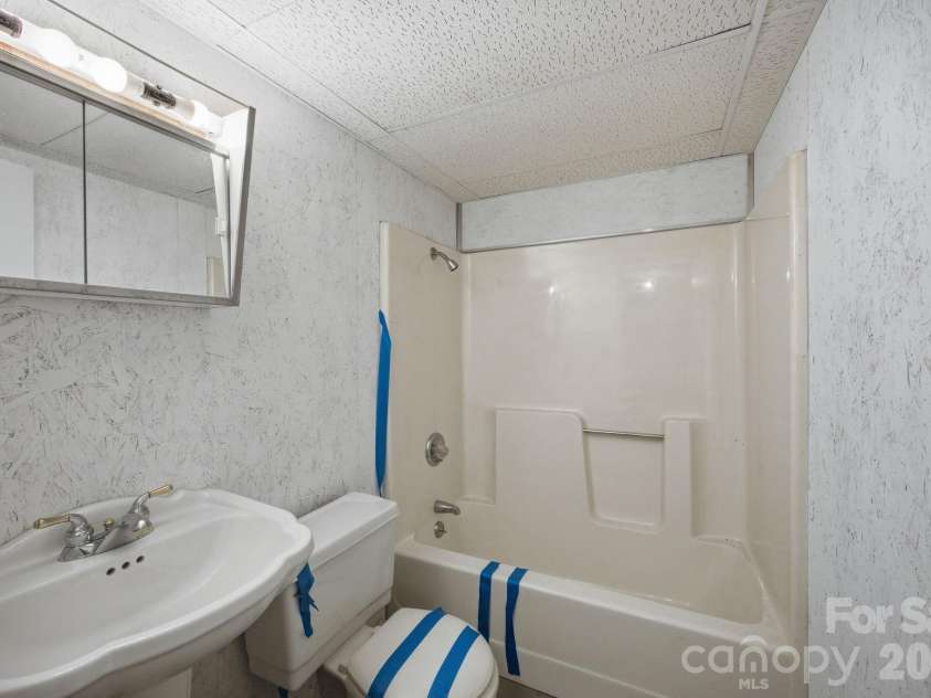 4377 Catawba Burris Road, Denver, NC 28037.  MLS# CAR4384921, YatesRealty ID 24374. 