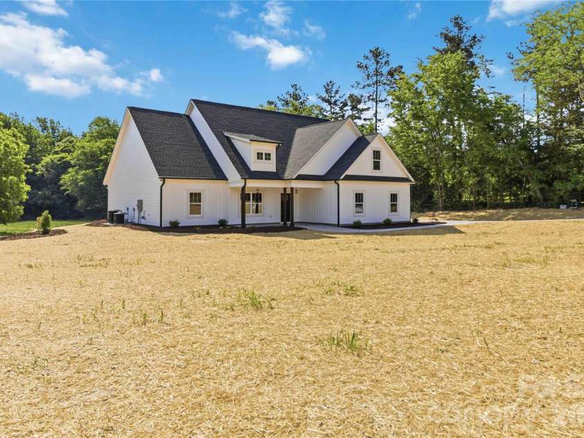352 Adams Road, Clover, SC 29710.  MLS# CAR4384880, YatesRealty ID 24375. 