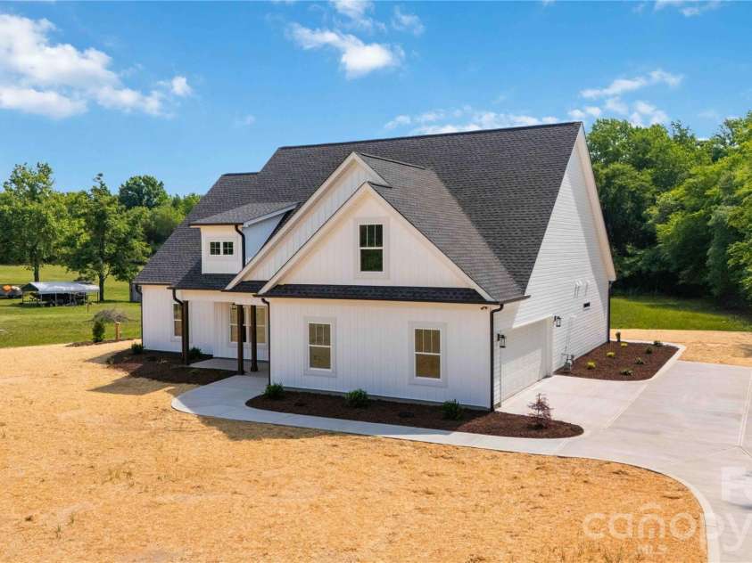 352 Adams Road, Clover, SC 29710.  MLS# CAR4384880, YatesRealty ID 24375. 