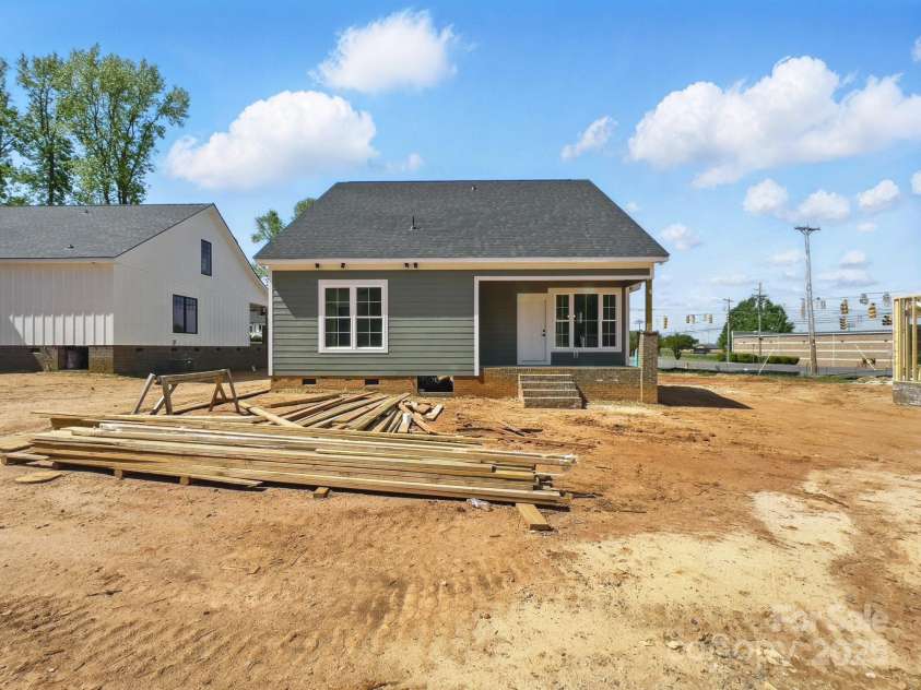 424 Fulton Drive, Kings Mountain, NC 28086.  MLS# CAR4248203, YatesRealty ID 24375. 