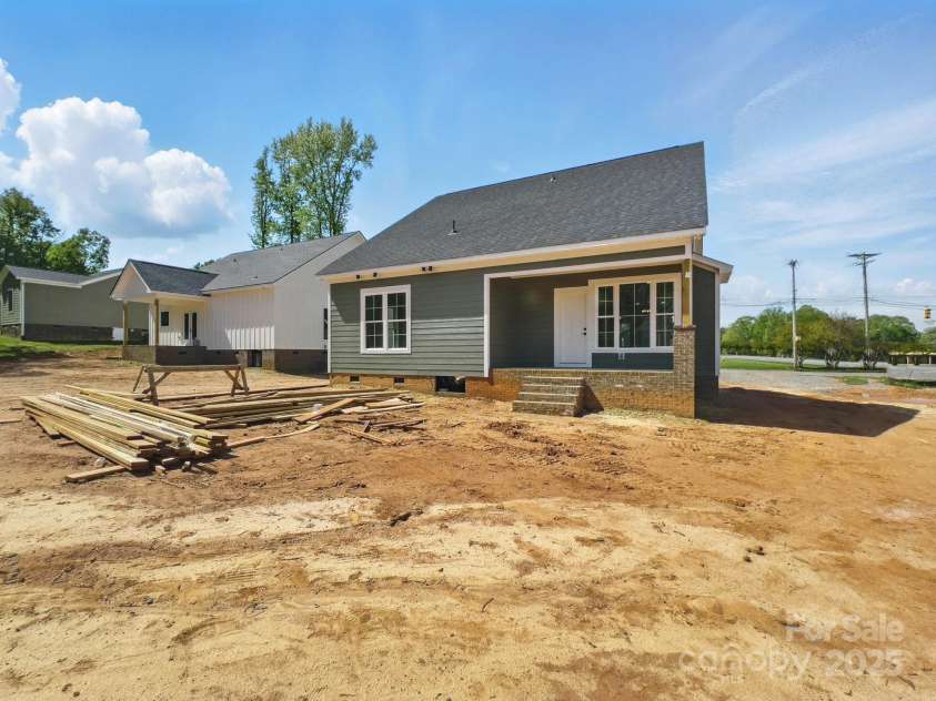 424 Fulton Drive, Kings Mountain, NC 28086.  MLS# CAR4248203, YatesRealty ID 24375. 