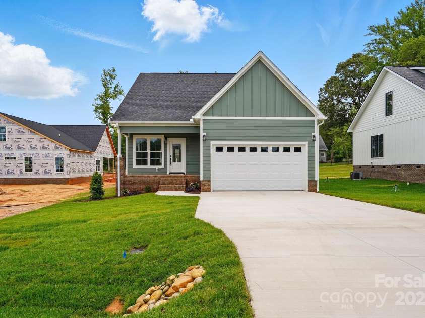 424 Fulton Drive, Kings Mountain, NC 28086.  MLS# CAR4248203, YatesRealty ID 24375. 