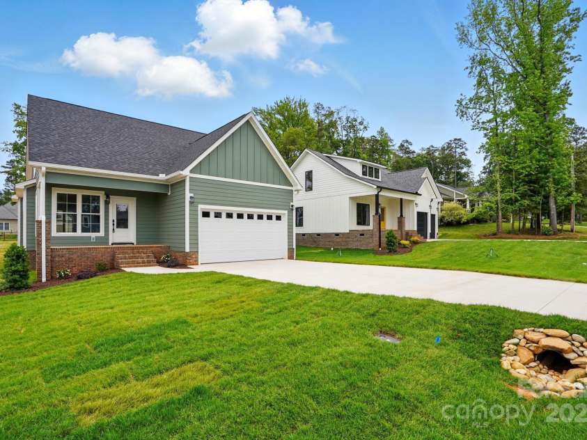 424 Fulton Drive, Kings Mountain, NC 28086.  MLS# CAR4248203, YatesRealty ID 24375. 