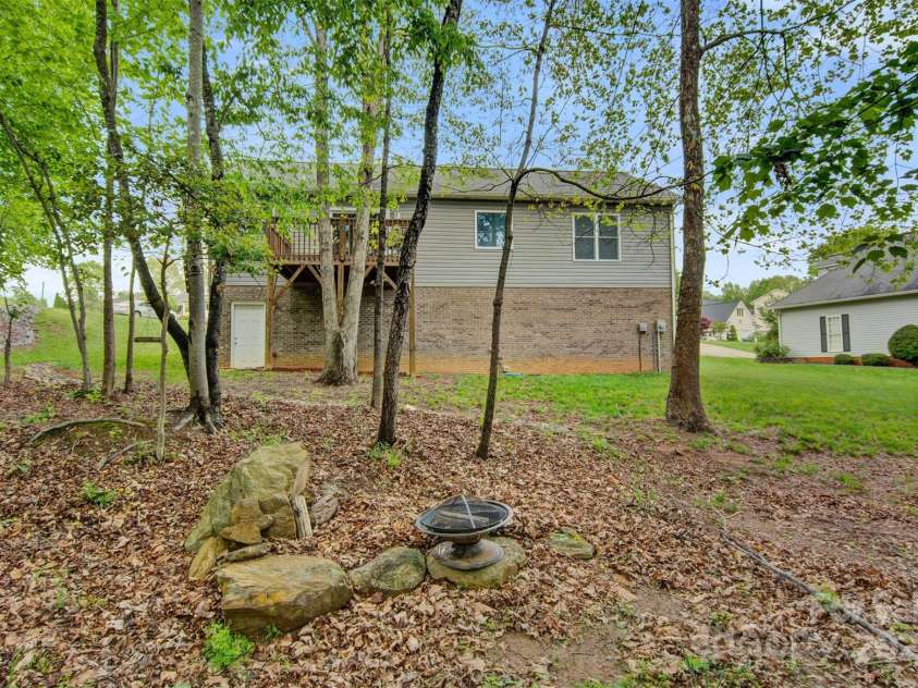 2835 24TH STREET Drive, Hickory, NC 28601.  MLS# CAR4251090, YatesRealty ID 24377. FRONT OF HOME