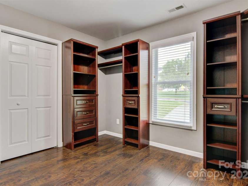 2835 24TH STREET Drive, Hickory, NC 28601.  MLS# CAR4251090, YatesRealty ID 24377. PRIMARY BEDROOM