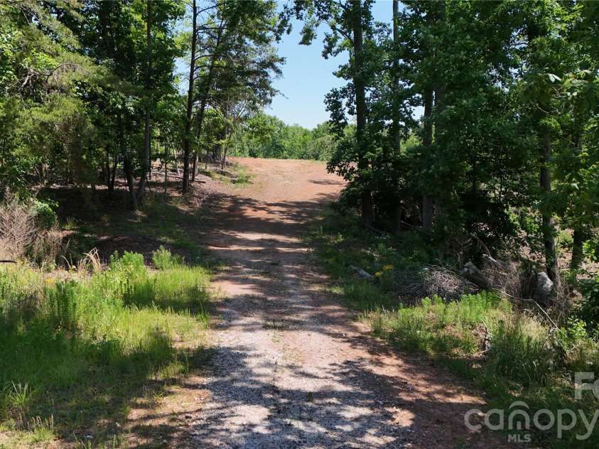 365 Guernsey Lane, Roebuck, SC 29376.  MLS# CAR4385221, YatesRealty ID 24378. 