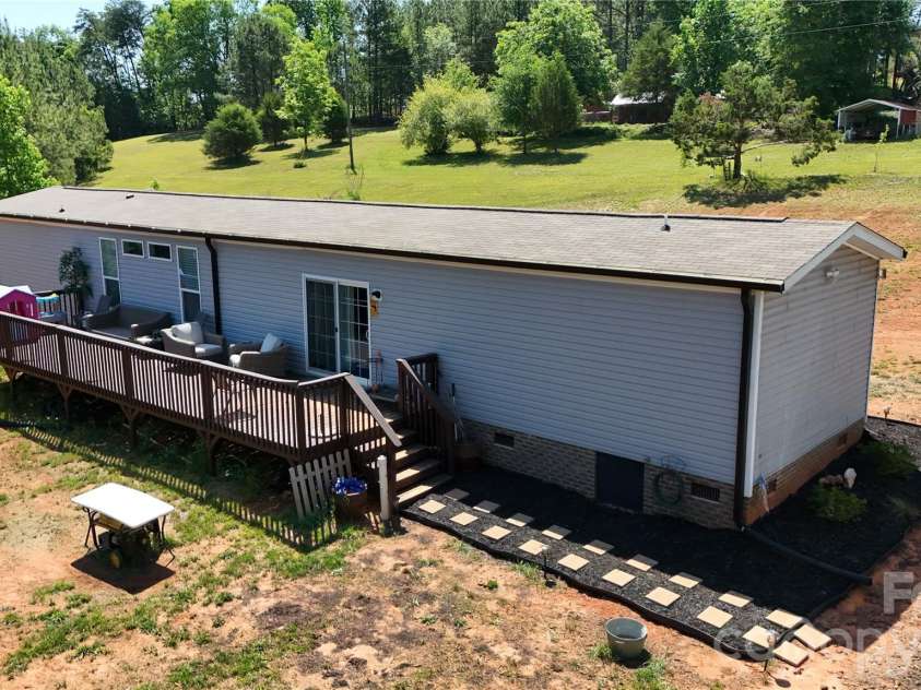 365 Guernsey Lane, Roebuck, SC 29376.  MLS# CAR4385221, YatesRealty ID 24378. 