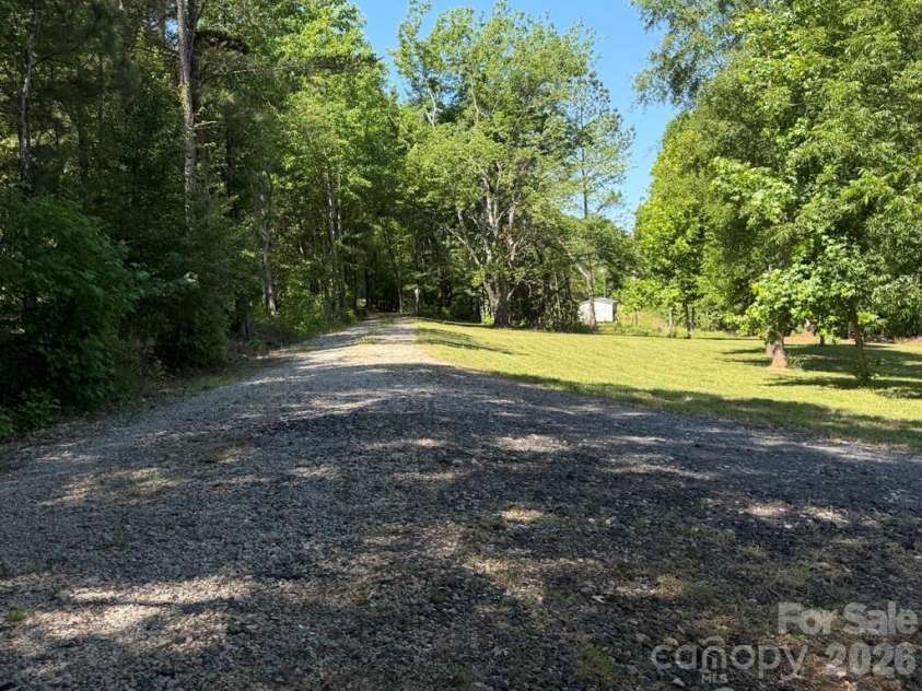 365 Guernsey Lane, Roebuck, SC 29376.  MLS# CAR4385221, YatesRealty ID 24378. 
