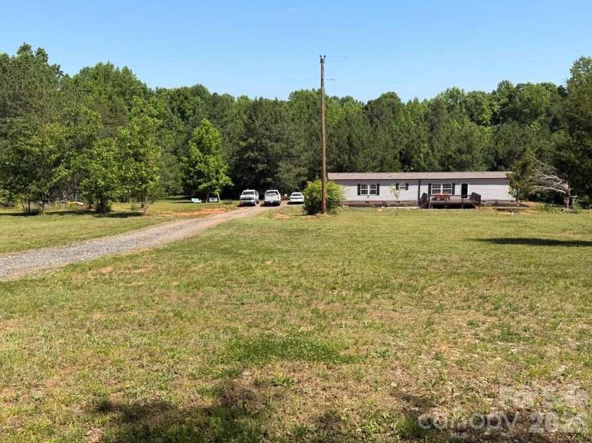 365 Guernsey Lane, Roebuck, SC 29376.  MLS# CAR4385221, YatesRealty ID 24378. 