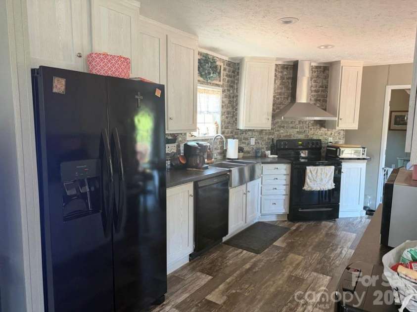 365 Guernsey Lane, Roebuck, SC 29376.  MLS# CAR4385221, YatesRealty ID 24378. 