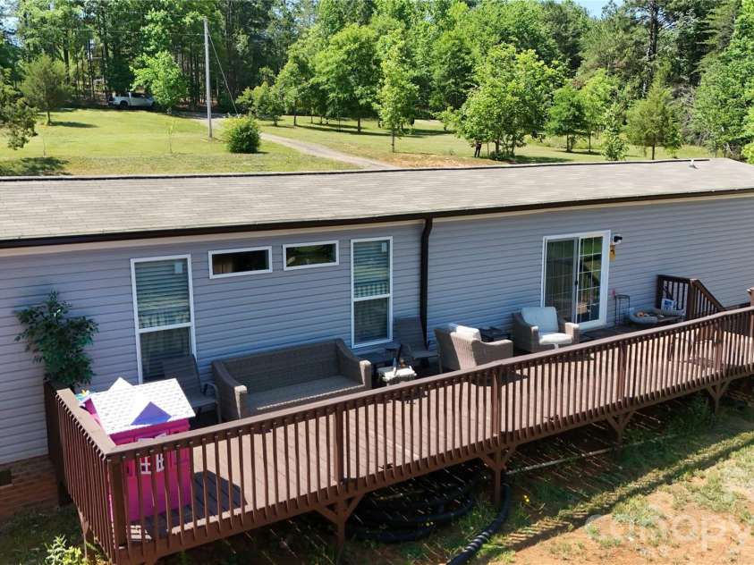 365 Guernsey Lane, Roebuck, SC 29376.  MLS# CAR4385221, YatesRealty ID 24378. 