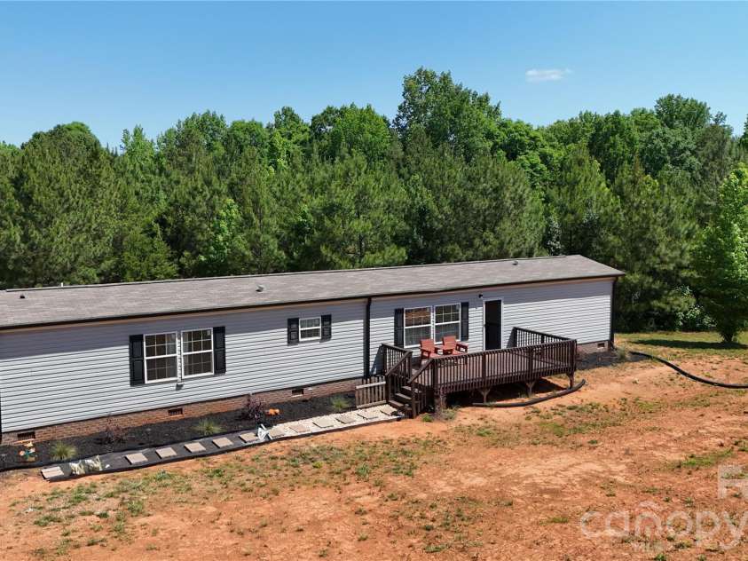 365 Guernsey Lane, Roebuck, SC 29376.  MLS# CAR4385221, YatesRealty ID 24378. 