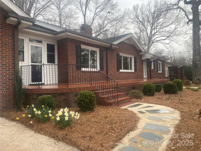 936 5th Street, Albemarle, NC 28001.  MLS# CAR4210182, YatesRealty ID 24378. 