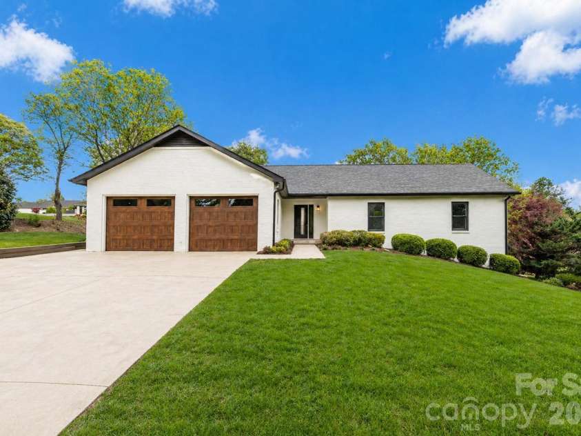 3730 Club House Drive, Conover, NC 28613.  MLS# CAR4385341, YatesRealty ID 24379. 