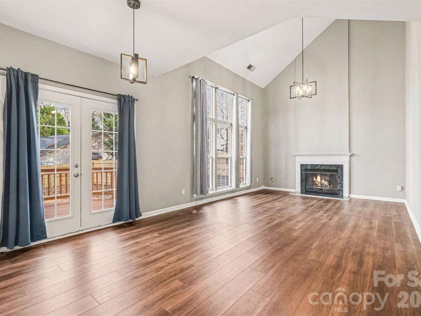 6603 Allness Glen Lane, Charlotte, NC 28269.  MLS# CAR4333202, YatesRealty ID 2438. Dining area & Great Room