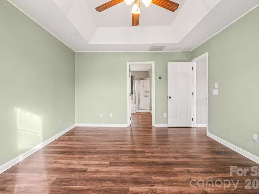 6603 Allness Glen Lane, Charlotte, NC 28269.  MLS# CAR4333202, YatesRealty ID 2438. Primary Bedroom