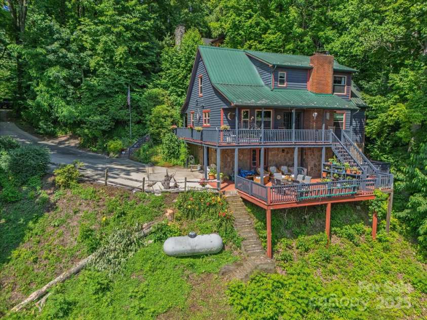 2981 Heath Peak Road, Waynesville, NC 28785.  MLS# CAR4266854, YatesRealty ID 24381. Very private and quiet