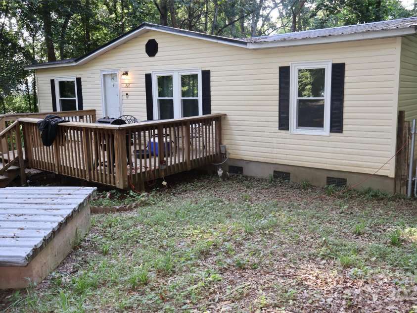 226 Lake Sylvia Road, Lincolnton, NC 28092.  MLS# CAR4267885, YatesRealty ID 24382. 