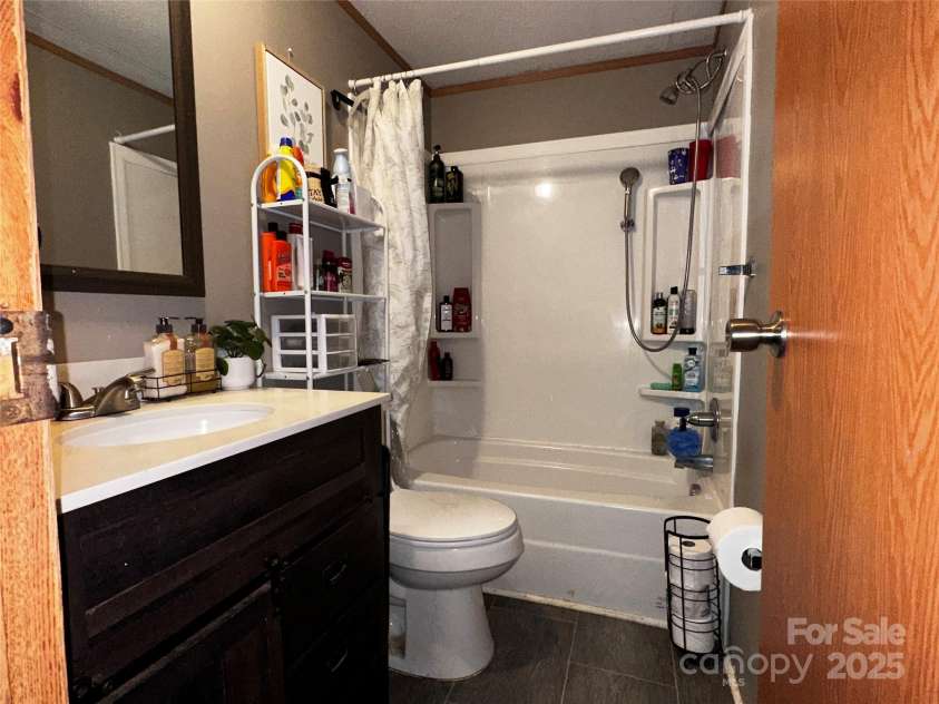 226 Lake Sylvia Road, Lincolnton, NC 28092.  MLS# CAR4267885, YatesRealty ID 24382. Main bathroom
