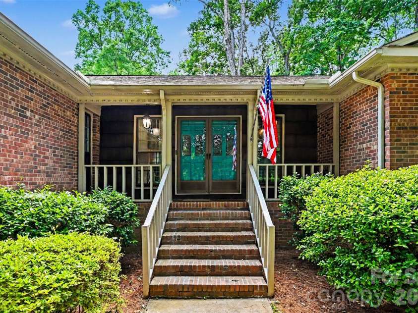 5523 Beaver Dam Lane, Mint Hill, NC 28227.  MLS# CAR4384017, YatesRealty ID 24382. 