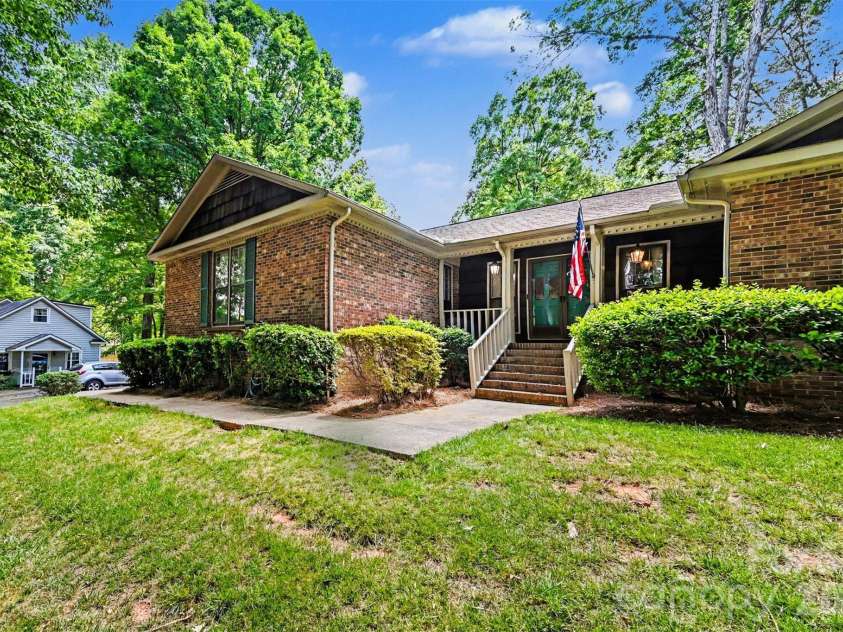 5523 Beaver Dam Lane, Mint Hill, NC 28227.  MLS# CAR4384017, YatesRealty ID 24382. 