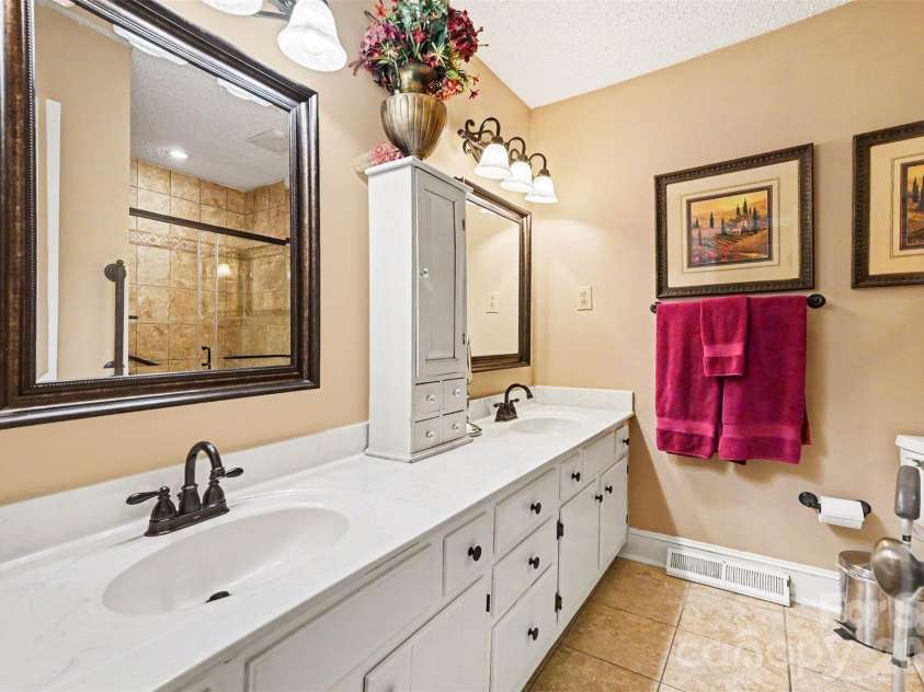 5523 Beaver Dam Lane, Mint Hill, NC 28227.  MLS# CAR4384017, YatesRealty ID 24382. 