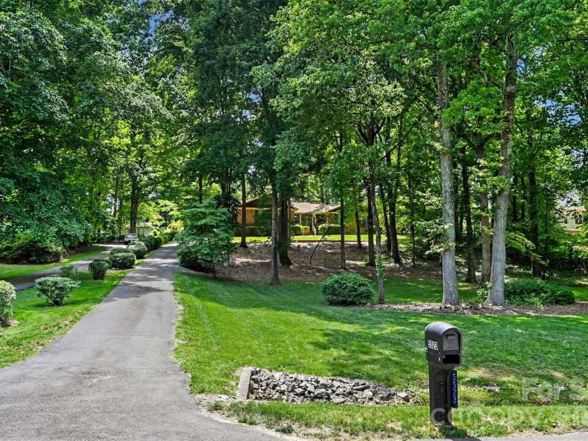 5523 Beaver Dam Lane, Mint Hill, NC 28227.  MLS# CAR4384017, YatesRealty ID 24382. 