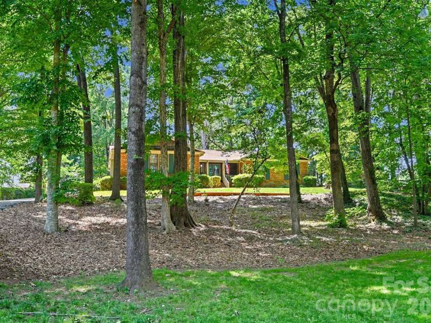 5523 Beaver Dam Lane, Mint Hill, NC 28227.  MLS# CAR4384017, YatesRealty ID 24382. 