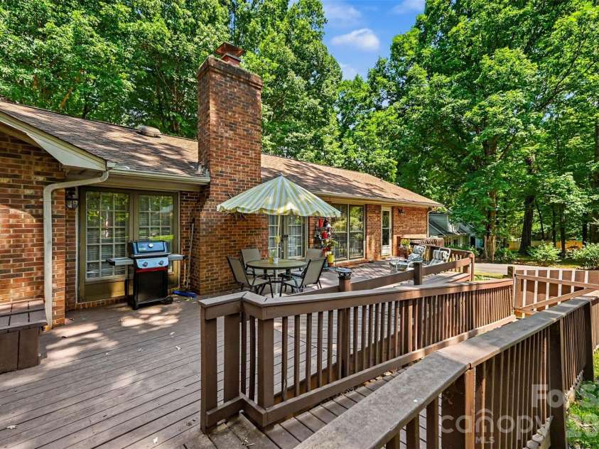 5523 Beaver Dam Lane, Mint Hill, NC 28227.  MLS# CAR4384017, YatesRealty ID 24382. 