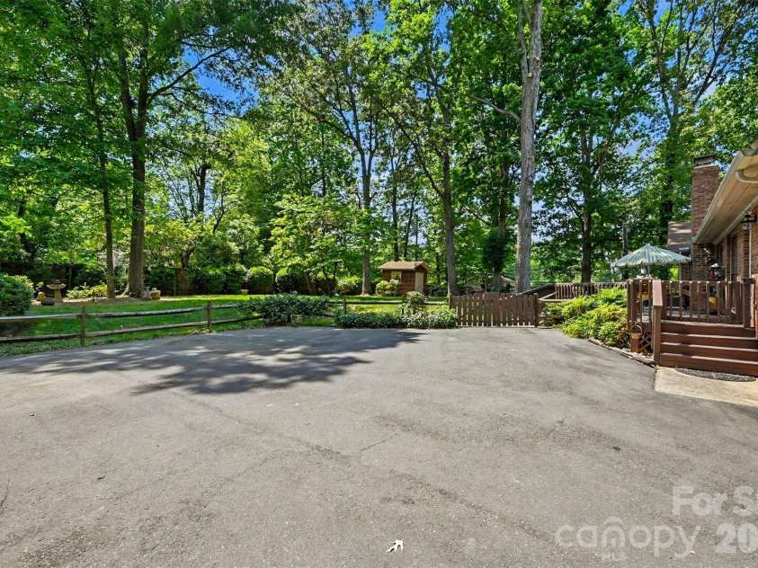 5523 Beaver Dam Lane, Mint Hill, NC 28227.  MLS# CAR4384017, YatesRealty ID 24382. 