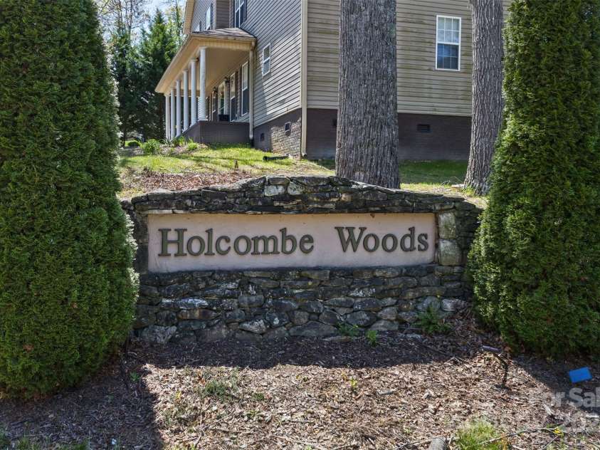 301 Theron Court, Candler, NC 28715.  MLS# CAR4250972, YatesRealty ID 24385. Holcombe Woods, a sweet, welcoming neighborhood