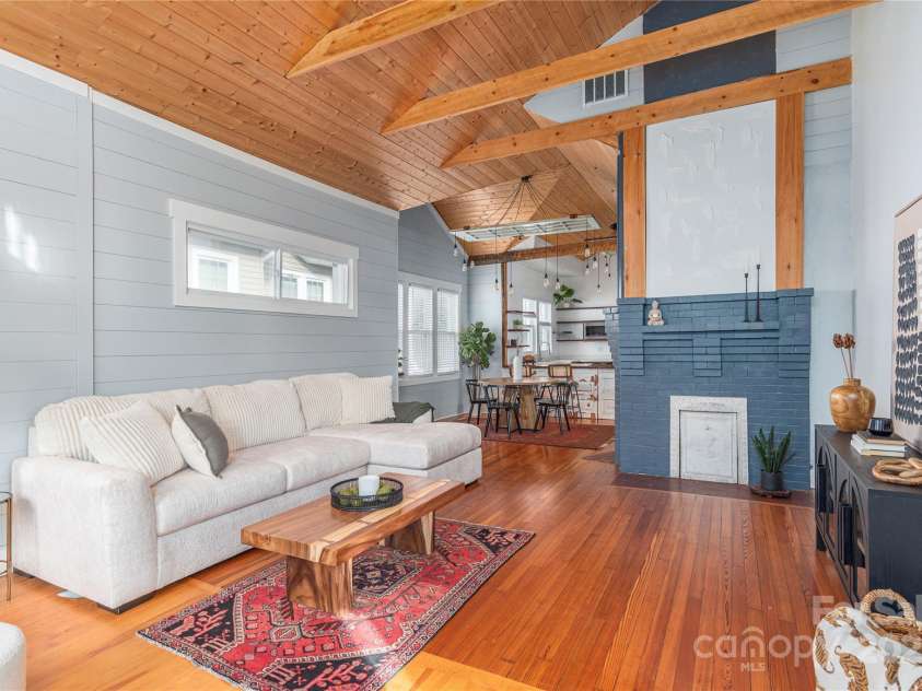 24 Hanover Street, Asheville, NC 28806.  MLS# CAR4274797, YatesRealty ID 24386. 