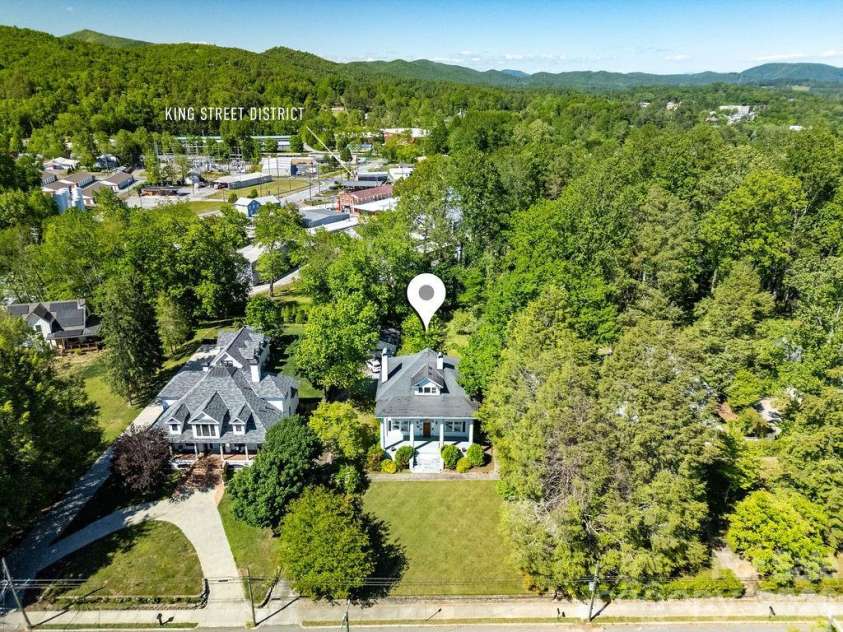 208 Probart Street, Brevard, NC 28712.  MLS# CAR4384508, YatesRealty ID 24387. 