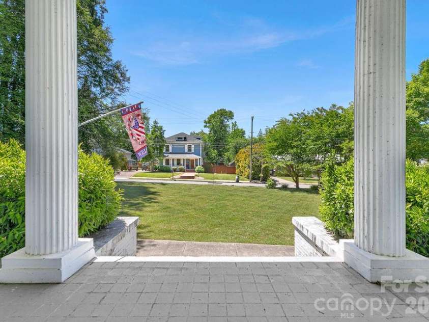 208 Probart Street, Brevard, NC 28712.  MLS# CAR4384508, YatesRealty ID 24387. 