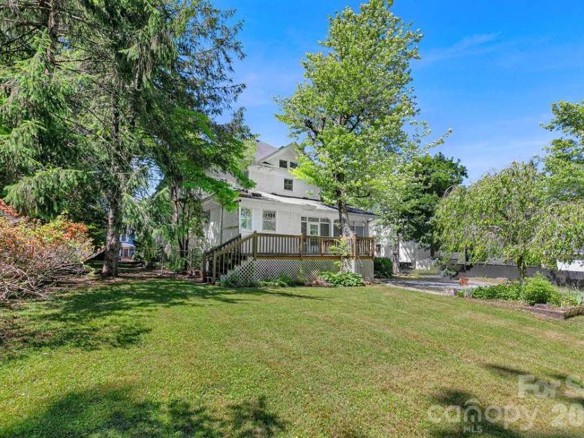 208 Probart Street, Brevard, NC 28712.  MLS# CAR4420594, YatesRealty ID 24387. 