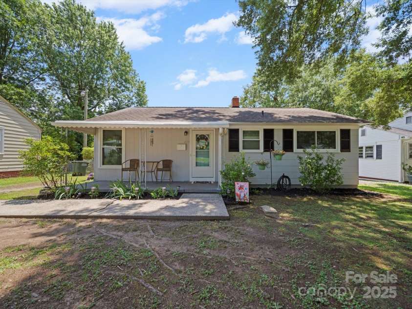 427 12th Avenue, Gastonia, NC 28054.  MLS# CAR4269855, YatesRealty ID 24387. 