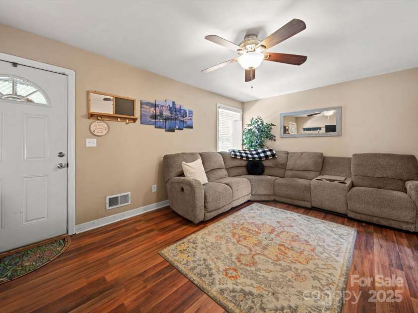 427 12th Avenue, Gastonia, NC 28054.  MLS# CAR4269855, YatesRealty ID 24387. 