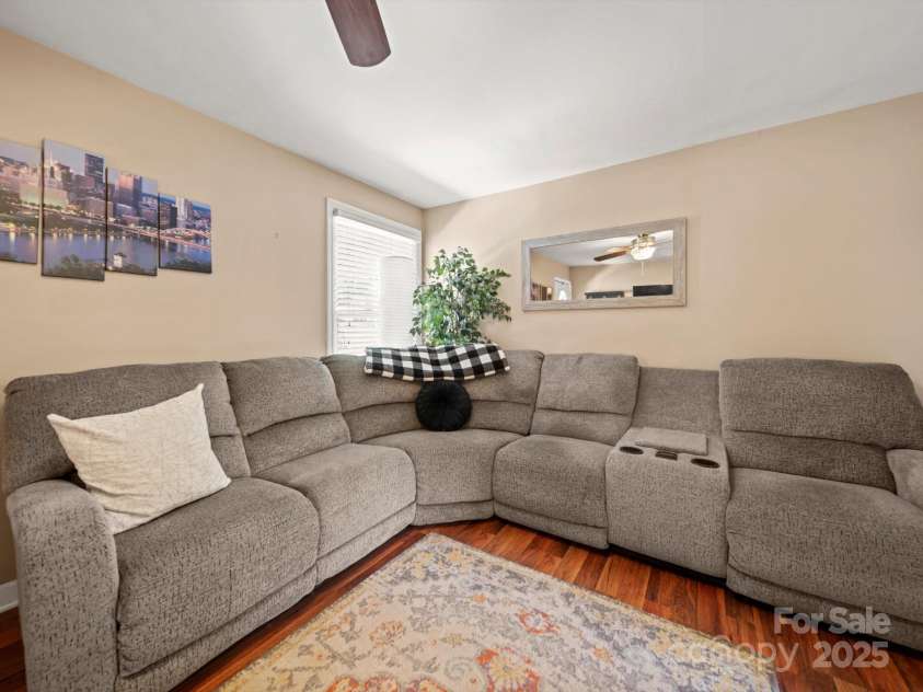 427 12th Avenue, Gastonia, NC 28054.  MLS# CAR4269855, YatesRealty ID 24387. 